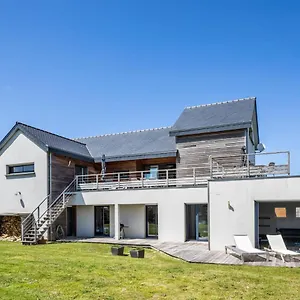 https://la-villa-du-bay-villa-avec-piscine-intrieure.inbrittany.com